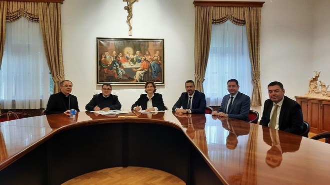 Susret varaždinskog biskupa Bože Radoša s predsjednicom Uprave Podravke d.d. Martinom Dalić